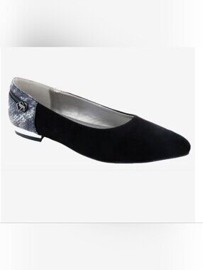 EUC Snakeskin Like With Zip  Detail Flat . Jazz Up Any Outfit